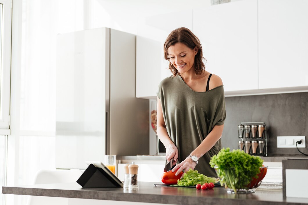 Jak wybrać odpowiednie urządzenia, służące do przygotowania zdrowych posiłków w domu?