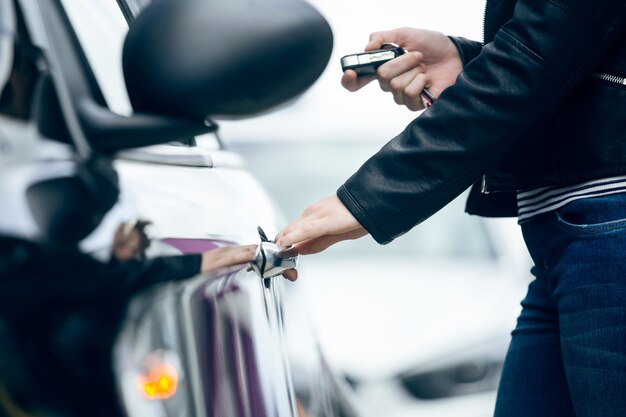 Jak zabezpieczyć pojazd przed kradzieżą: Innowacyjne rozwiązania dla branży transportowej