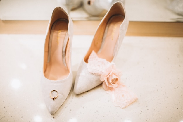 Jak wybrać idealne buty ślubne, które zapewnią komfort przez cały dzień?