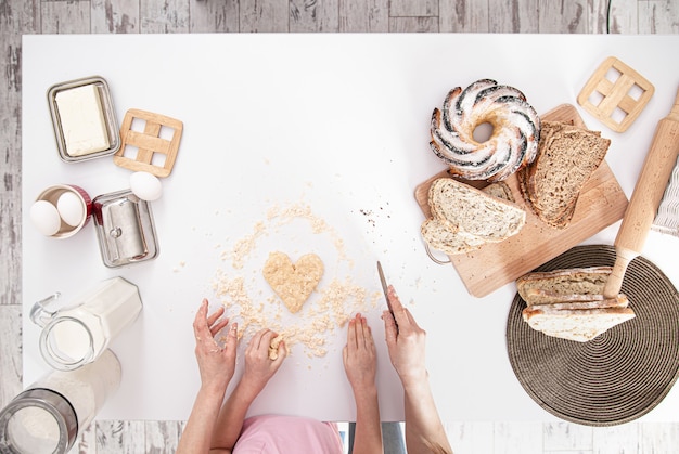 Jak urozmaicić swoją dietę bezglutenową dzięki kreatywnym przepisom na przekąski i wypieki?